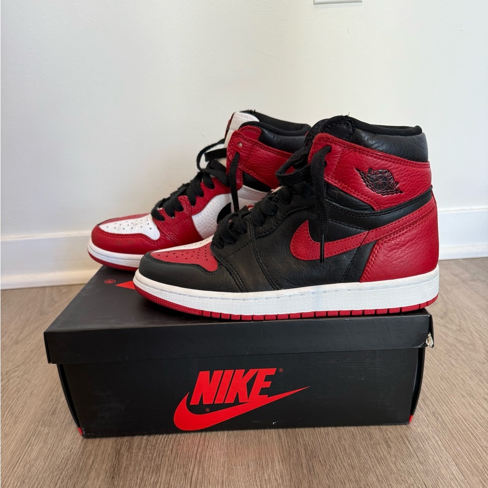 Jordan 1 Retro High Homage To Home Chicago, size W8/M6.5 - Picture 2 of 4